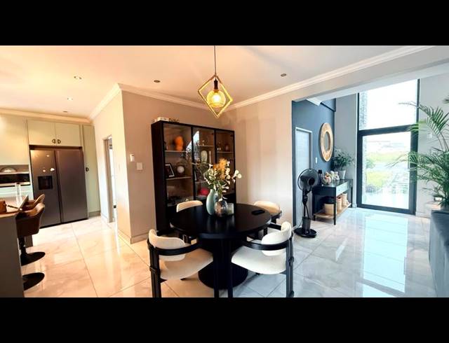 4 BEDROOM HOUSE FOR SALE IN EVERGLADES ESTATE